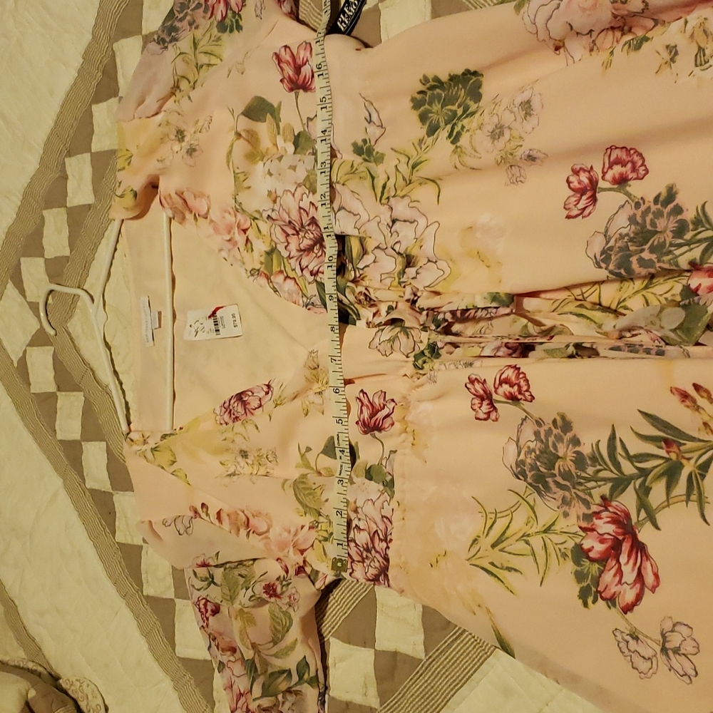 Nwt. Stunning, gorgeous dress. High low. Ruffles. Very feminine. Elastic waist - Picture 12 of 16